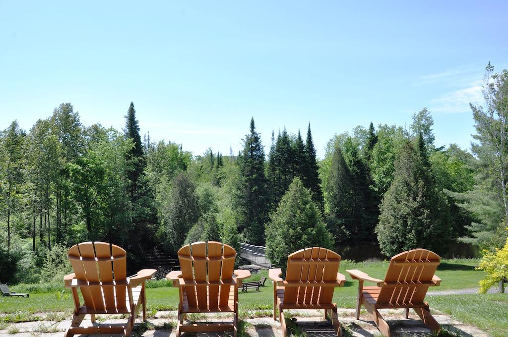La Petite Auberge De Jouvence Magog Bagian luar foto