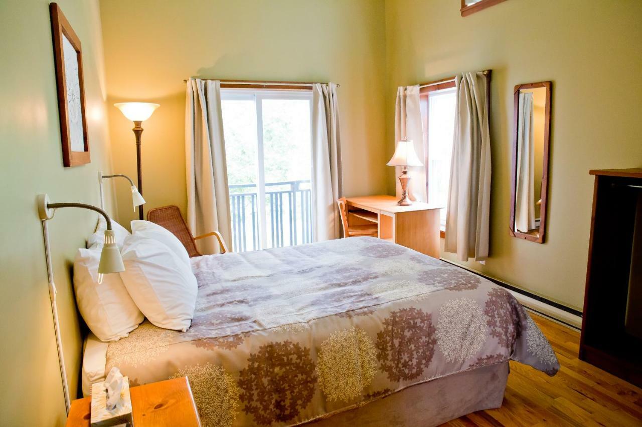 La Petite Auberge De Jouvence Magog Bagian luar foto