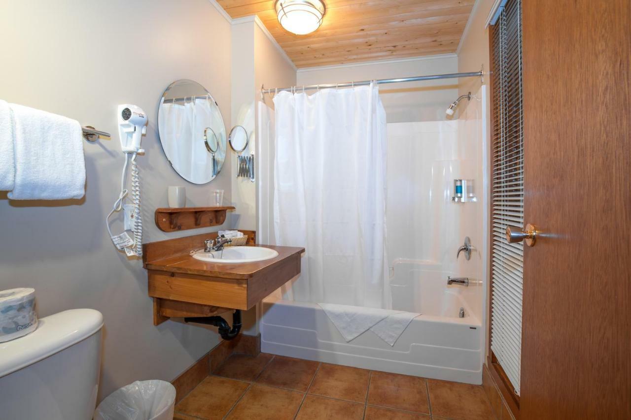 La Petite Auberge De Jouvence Magog Bagian luar foto