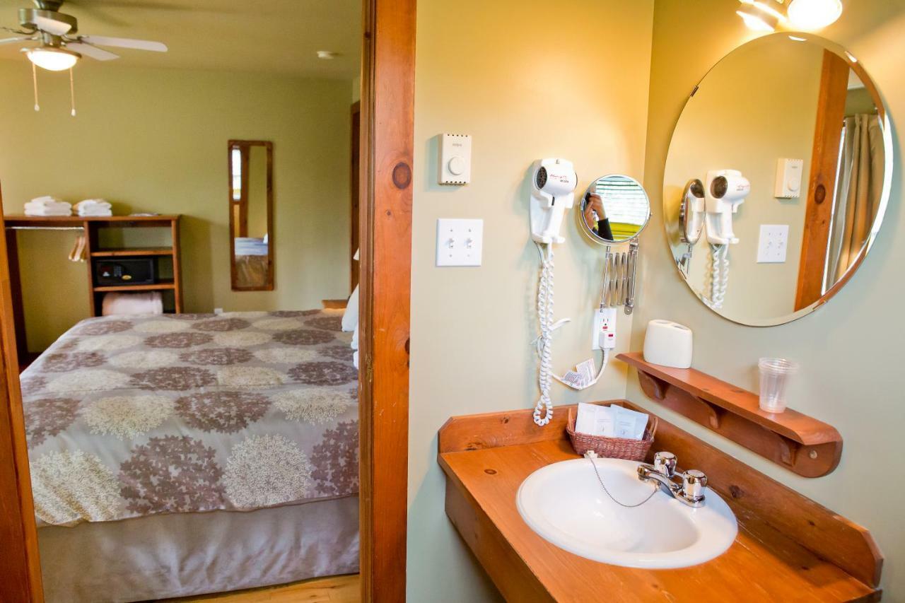 La Petite Auberge De Jouvence Magog Bagian luar foto