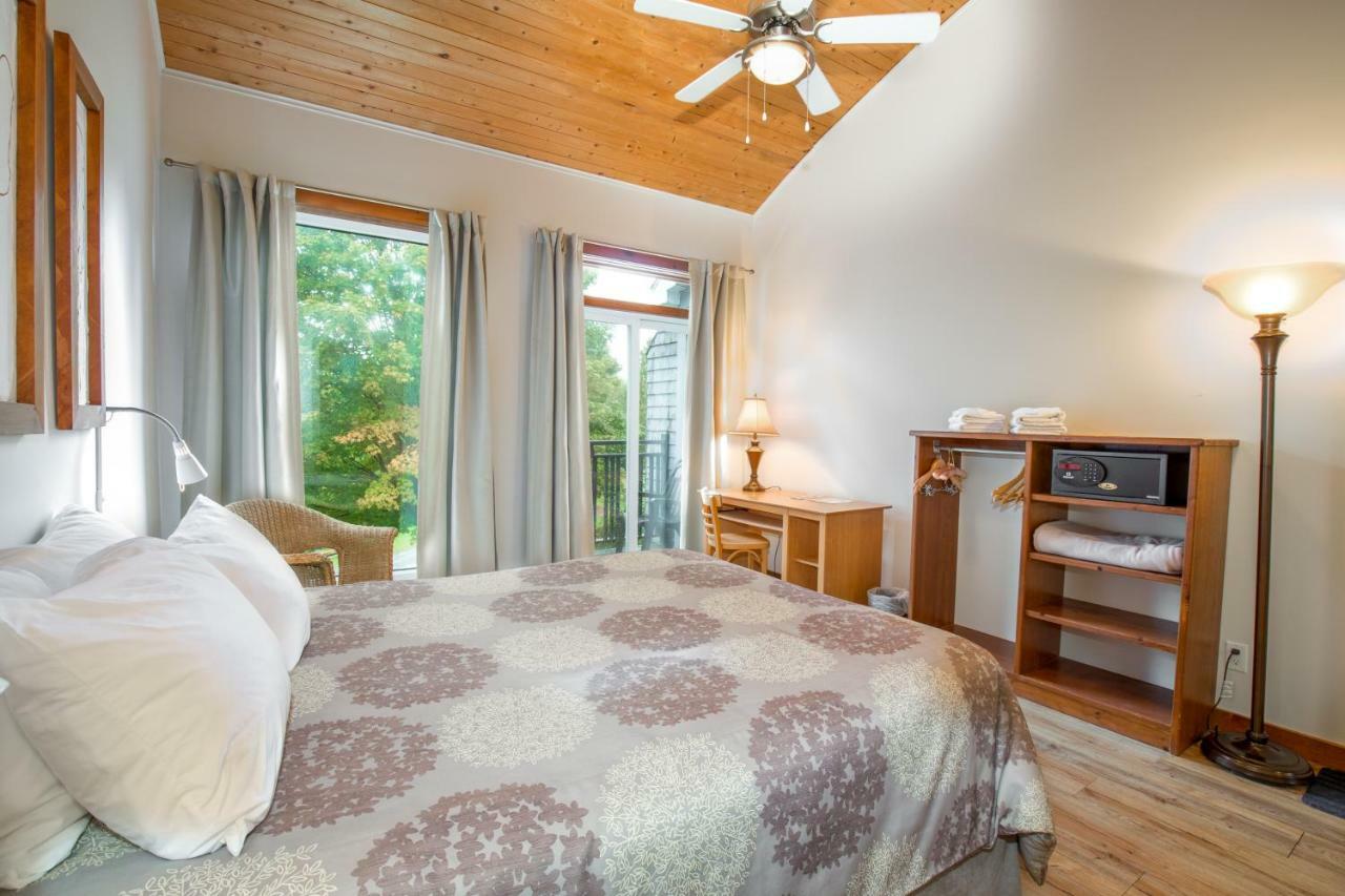 La Petite Auberge De Jouvence Magog Bagian luar foto